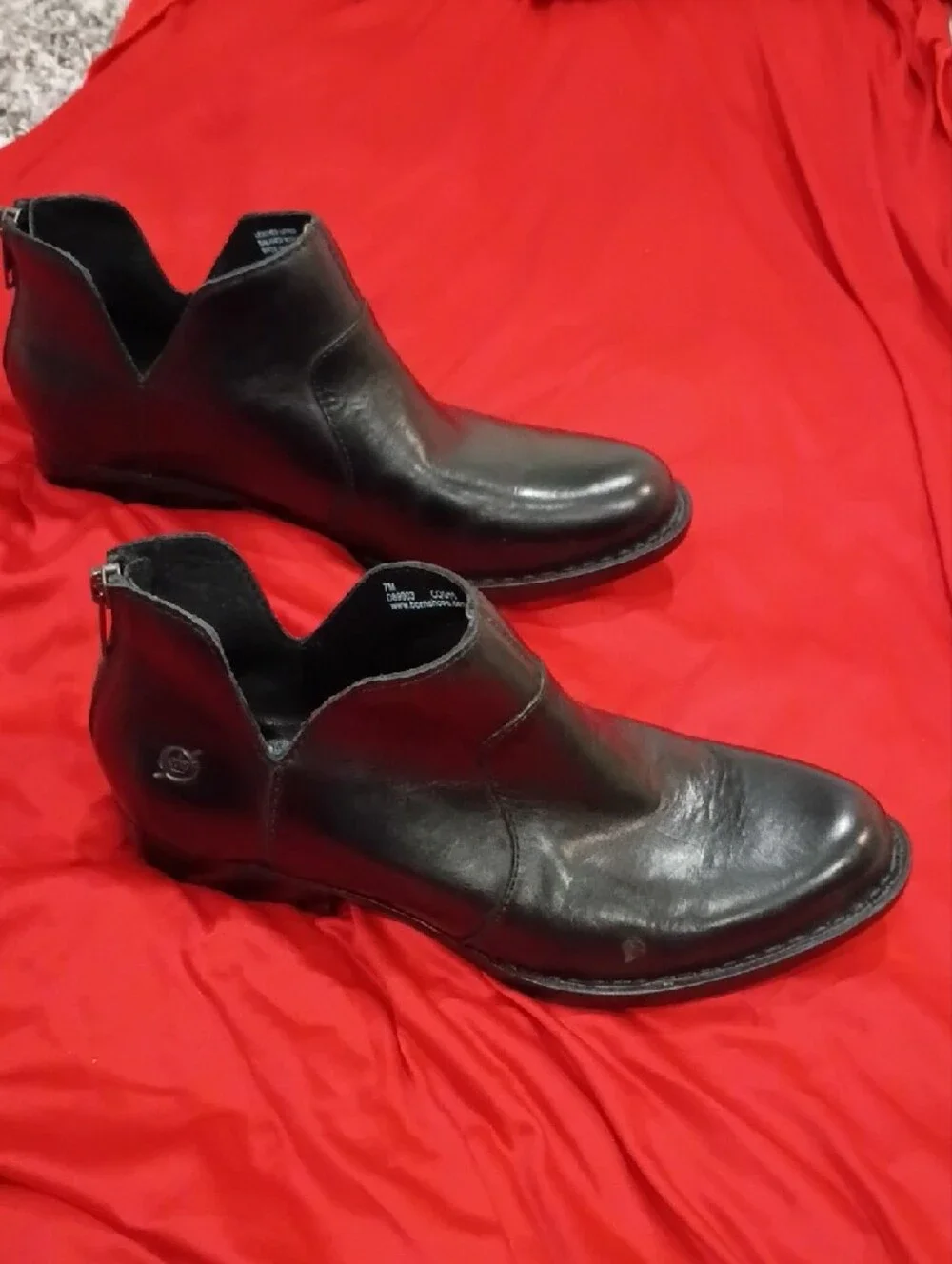 Born classic black